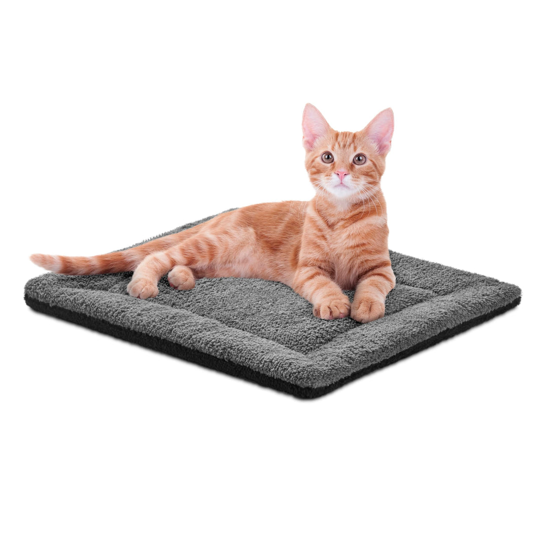 K&amp;H Self-Warming Cat Bed Pad, Self Heating Pad, Small 21 X 17 Gray/ Black