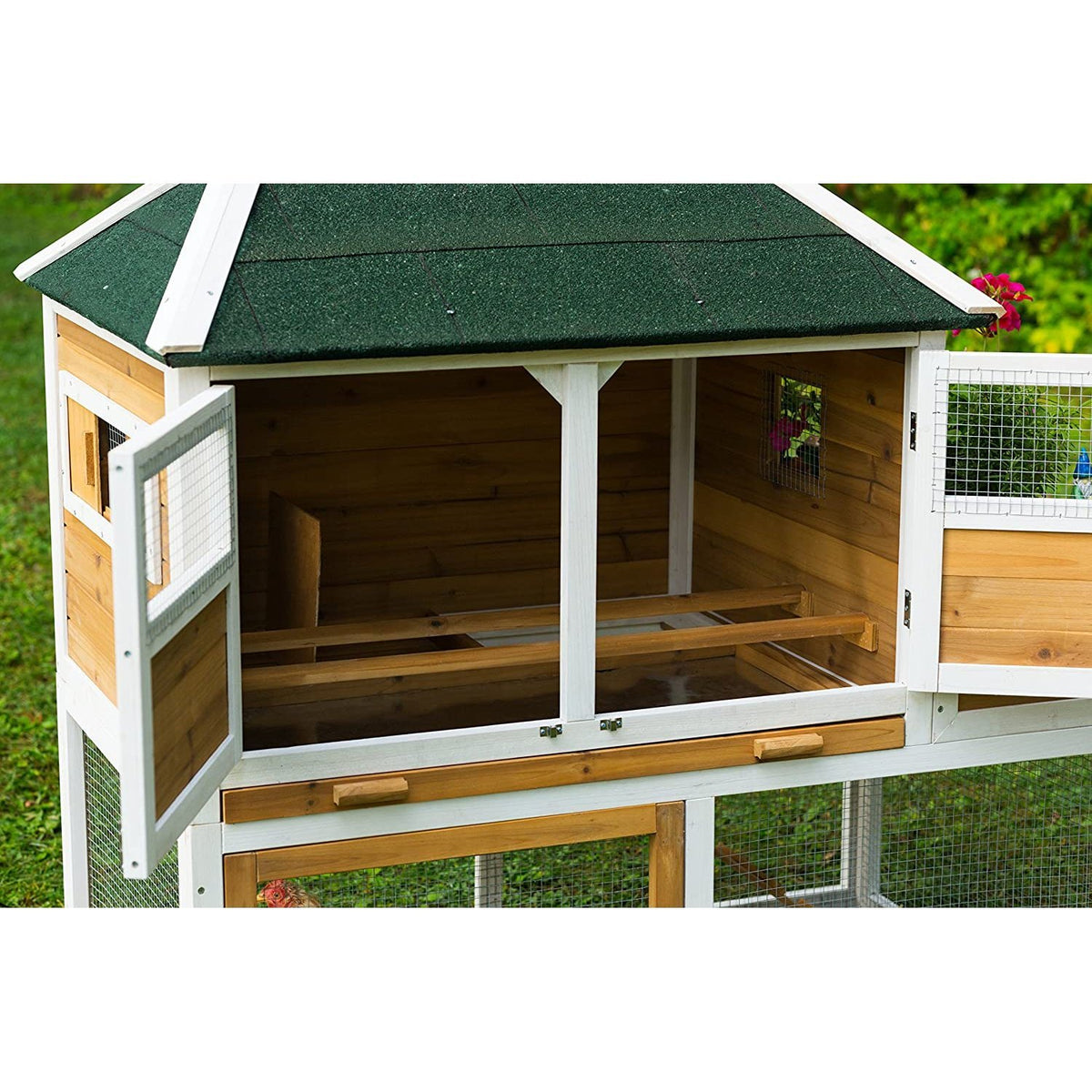 Prevue Pet Products 4701 Chicken Coop with Herb Planter-